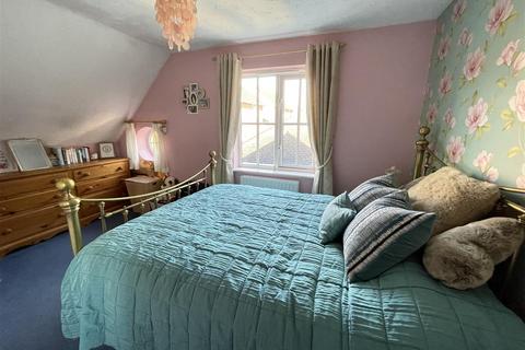 16 Dunley Way, Bishopdown, Salisbury, SP1 3GW