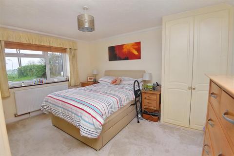 3 bedroom detached bungalow for sale, Duncliffe View, East Stour, Gillingham