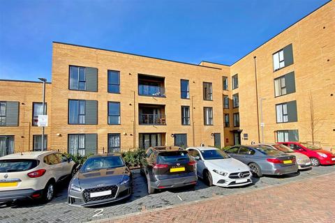 1 bedroom flat for sale - Cuthbert Court, Falcon Way. South Ockendon