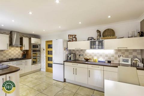 92 Cantley Manor Avenue, Doncaster, DN4 6TN