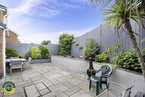 92 Cantley Manor Avenue, Doncaster, DN4 6TN