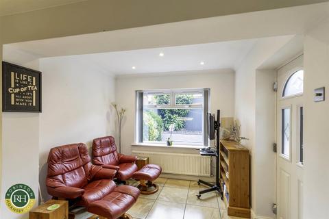 92 Cantley Manor Avenue, Doncaster, DN4 6TN