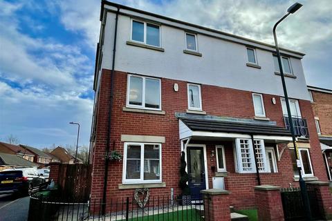 5 bedroom semi-detached house for sale, Strathmore Gardens, South Shields