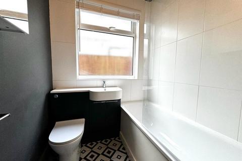 2 bedroom maisonette to rent - St. Dunstans Road, London