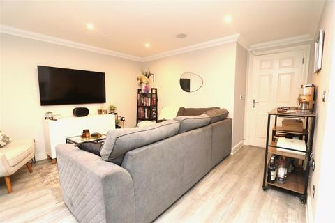 2 bedroom apartment for sale, Hutton Road, Shenfield, Brentwood