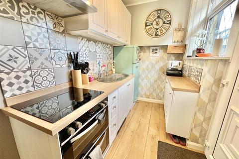 272 Beacon Road, Wibsey, Bradford, BD6 3DU