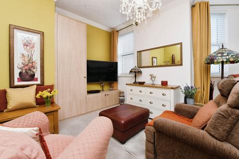 2 bedroom flat for sale, Back Road, Maldon CM9