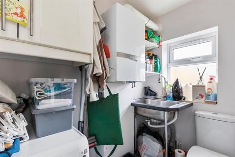 29 Bronson Road, London, SW20 8DZ