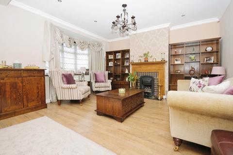 3 bedroom semi-detached house for sale, The Fairway, Bromley BR1