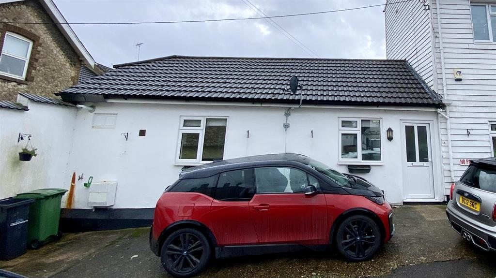 1A Whitmore Street, Maidstone, ME16 8JX 2 bed detached house £950 pcm