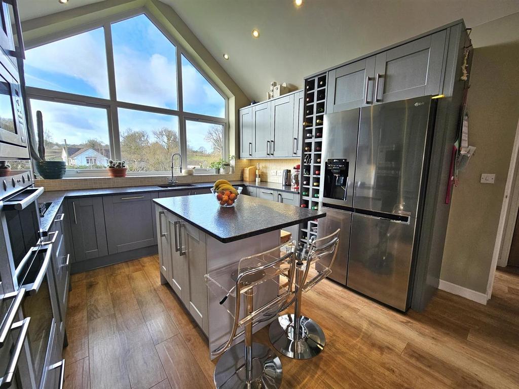 Shotts Lane, Kilcot, Newent 4 bed detached bungalow for sale £750,000