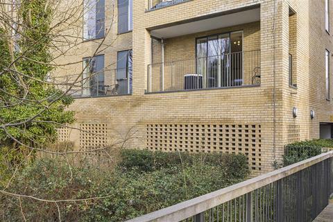 5 Seekings Close, Trumpington, Cambridge, CB2 9DJ