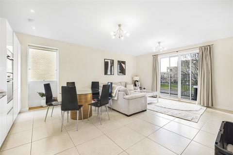 5 Seekings Close, Trumpington, Cambridge, CB2 9DJ