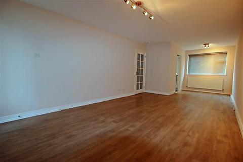 2 bedroom maisonette for sale, Ashdown Drive, Borehamwood