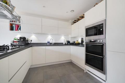 3 bedroom end of terrace house for sale, Wilkes Close, Mill Hill