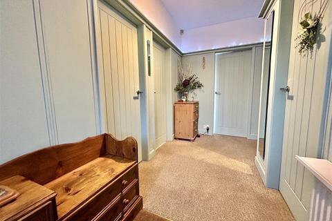 2 bedroom detached bungalow for sale, Lyndale, Kippax, Leeds