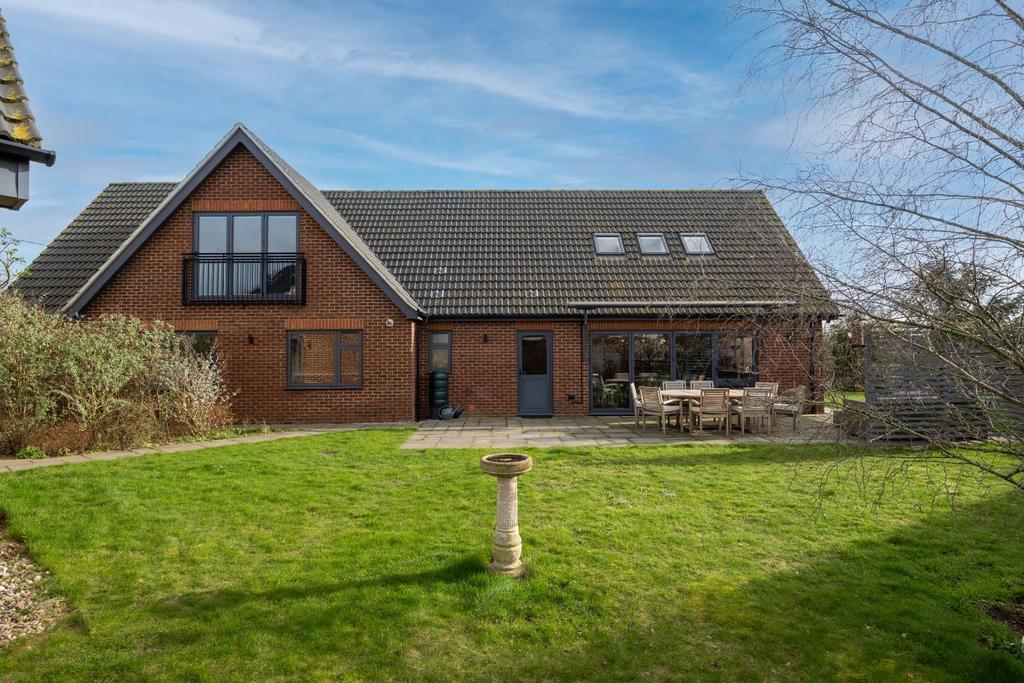 Little Heath, Gamlingay SG19 4 bed detached house for sale £1,000,000