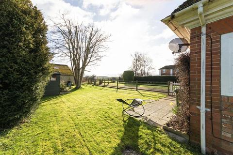 5 bedroom detached house for sale, The Stables/Diary Cottage Races Farm, Aston Street, Aston Tirrold