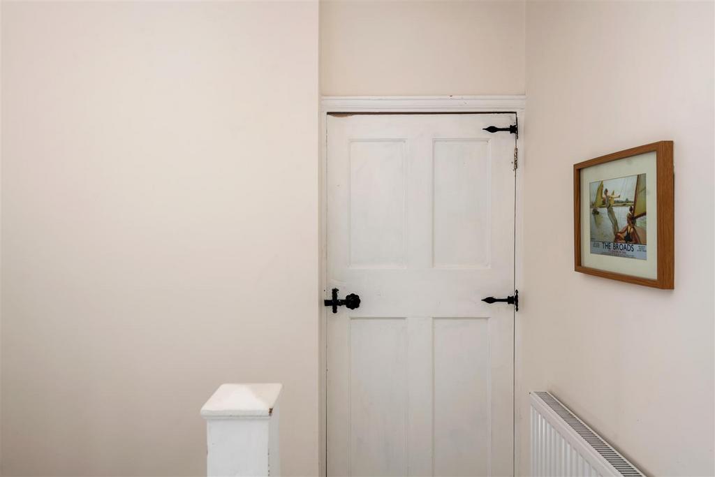 11 Lyndhurst internals4.jpg