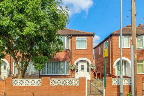 3 bedroom townhouse for sale, Harewood Avenue, Normanton WF6