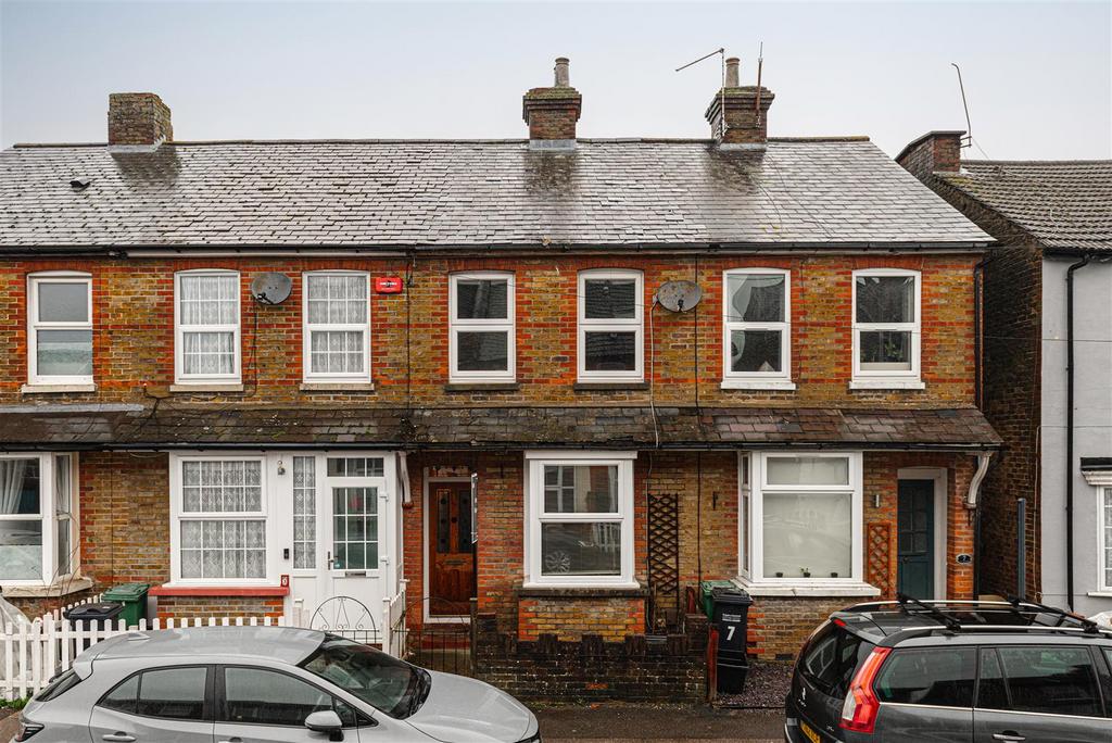 Lyndale Road, Redhill 2 bed terraced house for sale £400,000
