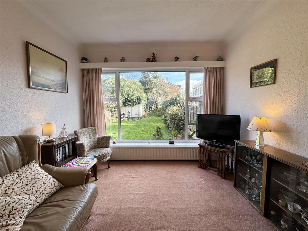 Hollydale Road, Erdington, Birmingham 3 bed semidetached house for