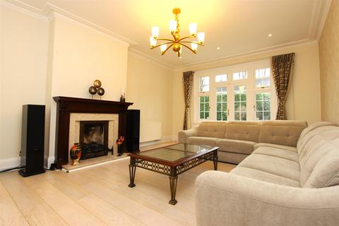 6 bedroom detached house for sale - Cheam Road, Ewell