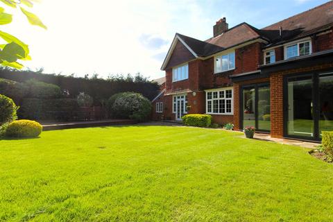 6 bedroom detached house for sale, Cheam Road, Ewell