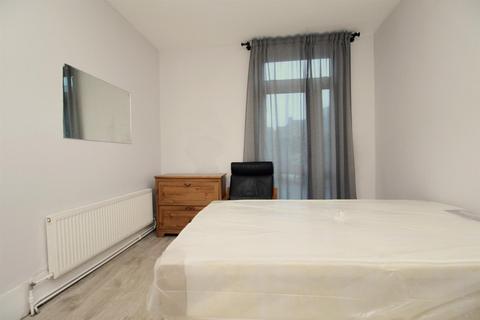 House share to rent - Malvern Road, London N8