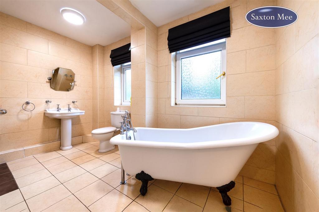 Bath 9847.jpg