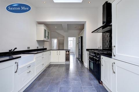 10 Hereward Road, Sheffield, S5 7UA
