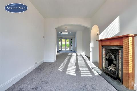 10 Hereward Road, Sheffield, S5 7UA