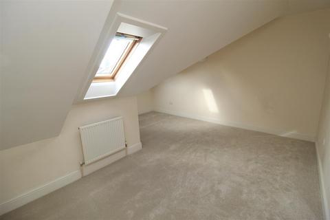 4 bedroom terraced house to rent, Barrack Road, Exeter