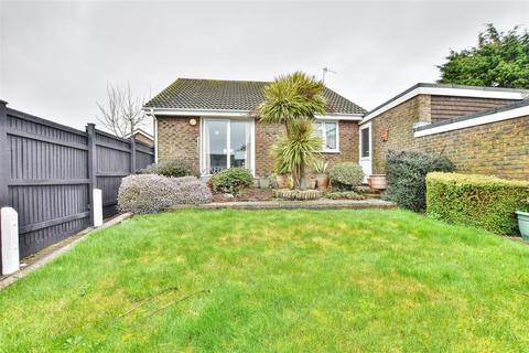 4 Gleneagles Close, Bexhill-on-sea, TN40 1UH