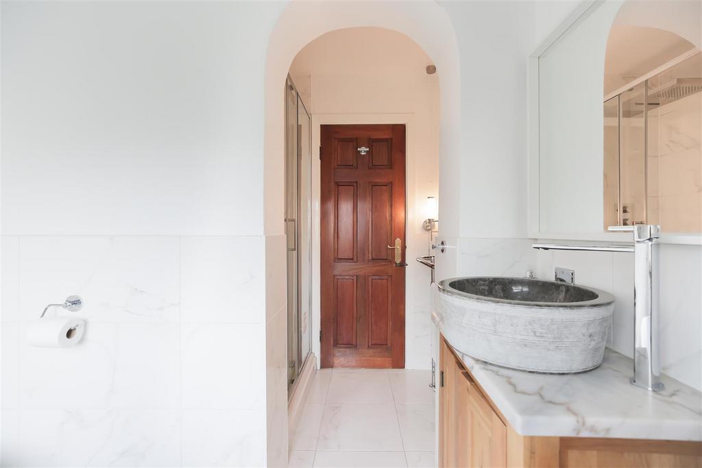 Ensuite
