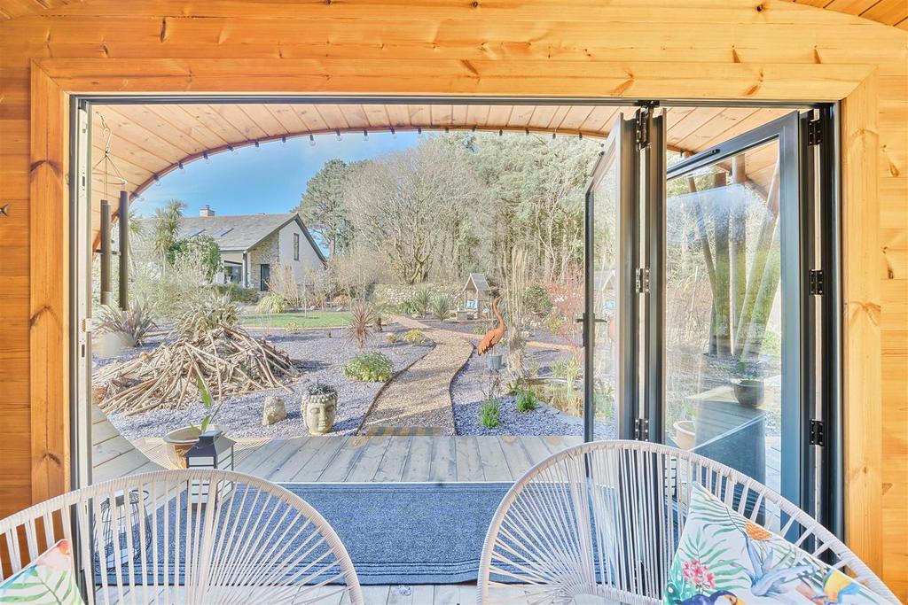 Garden Pod