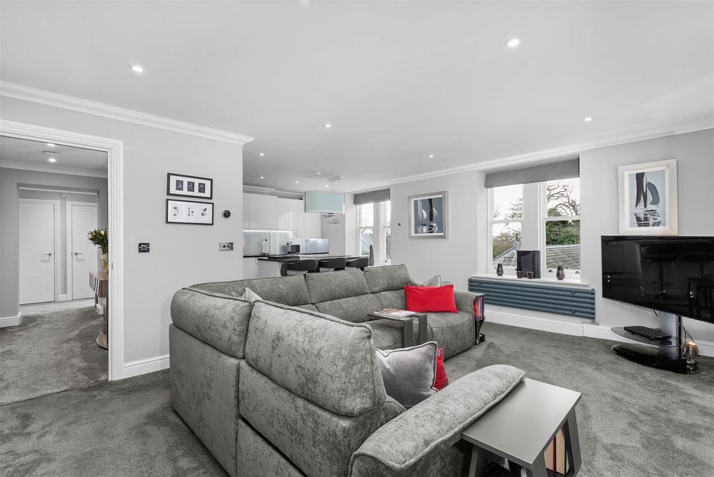 Warnham Court, Warnham 2 bed flat for sale £475,000