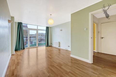2 bedroom flat for sale - Caesar Court, Bethnal Green