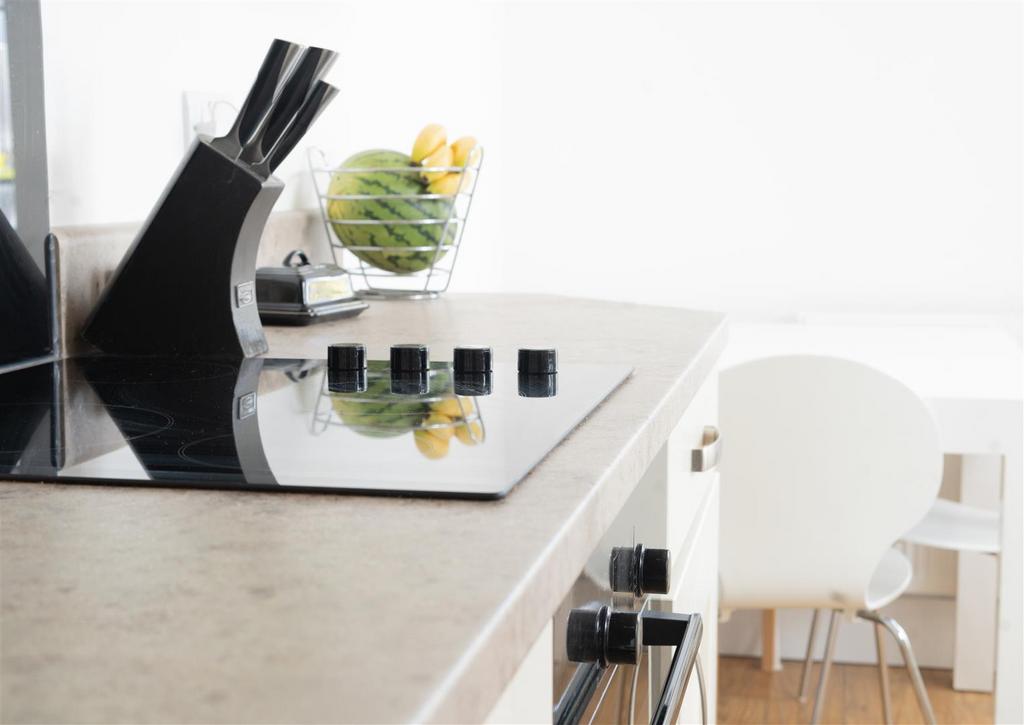 012 - Kitchen 4.jpg