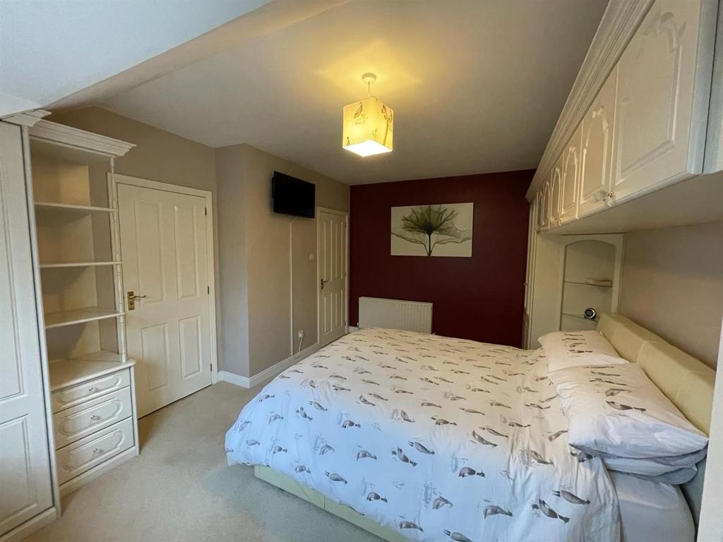 Willow bank bedroom 1.jpg