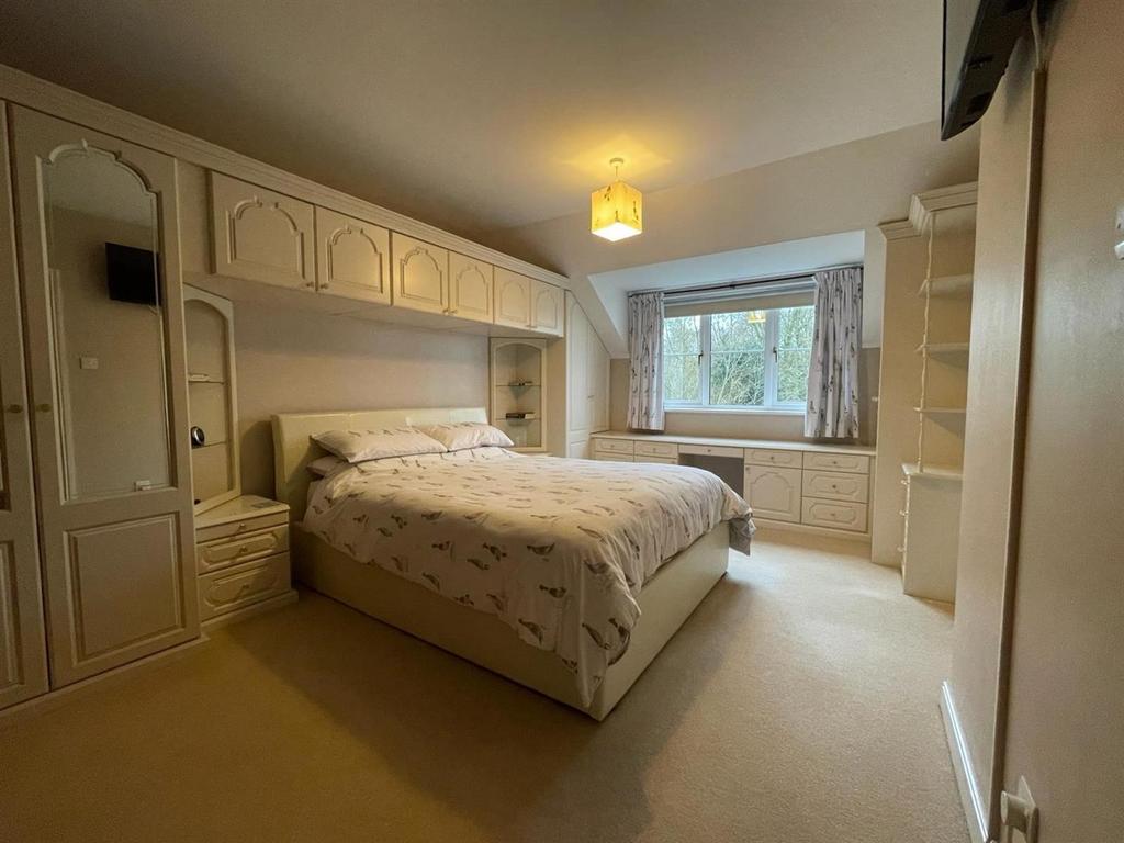 Willow bank bedroom 1 2.jpg