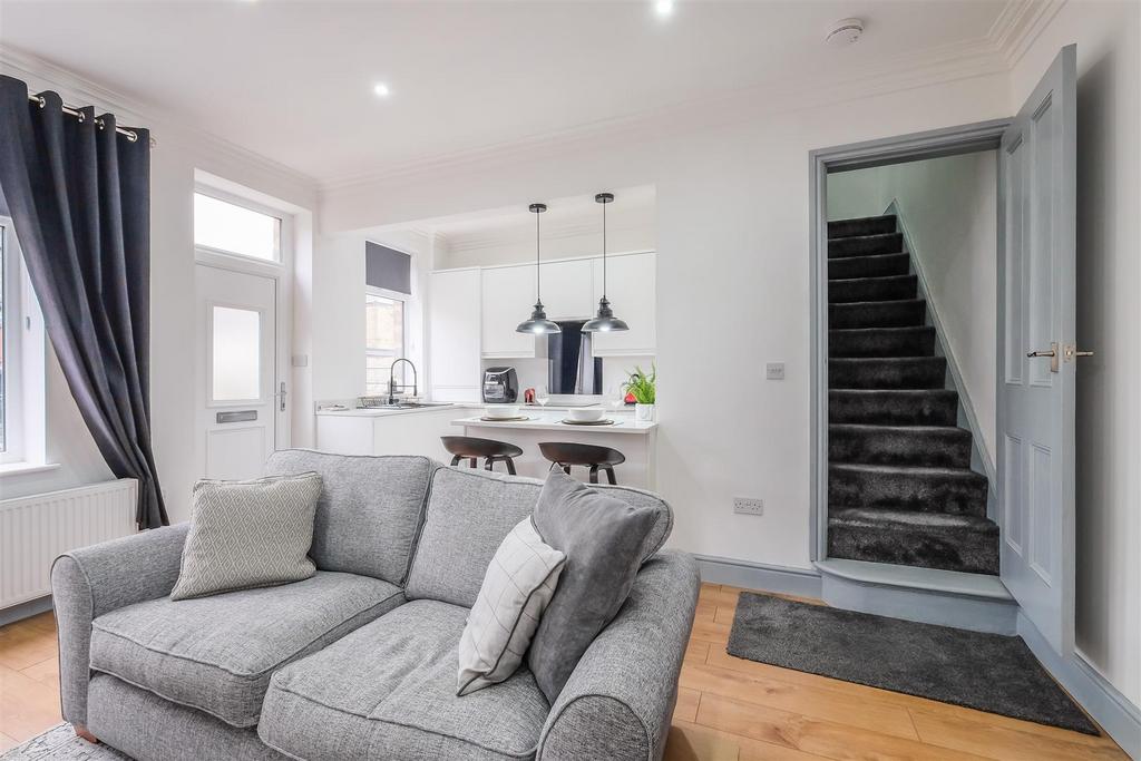 Open Plan Living Room/Kitchen