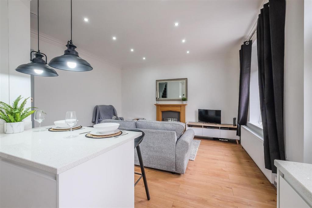 Open Plan Living Room/Kitchen