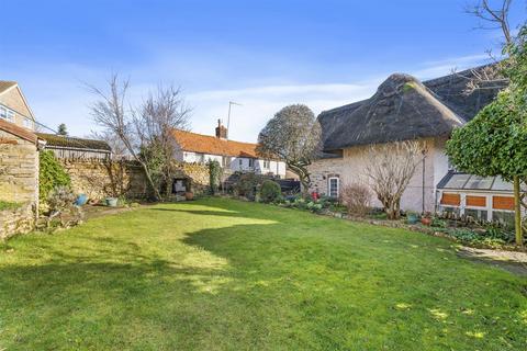 3 bedroom cottage for sale - The Green, Little Addington NN14
