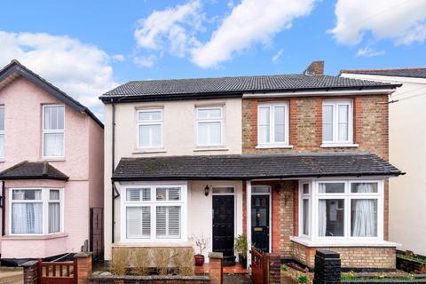 54 Diceland Road, Banstead, SM7 2ET