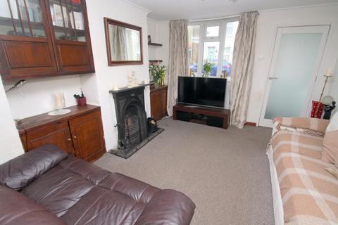 2 bedroom terraced house for sale, New Road, Staines-upon-Thames, TW18