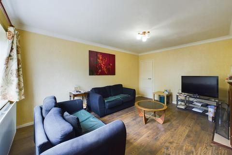 3 bedroom house for sale, Fairchildes Avenue, New Addington, Croydon