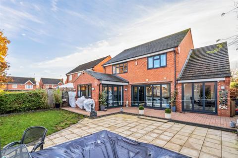 4 bedroom detached house for sale, Wilmot Close, Balsall Common,
