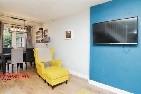 61 Swangate, Brampton Bierlow, Rotherham, S63 6ER