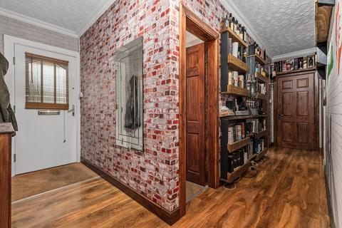 2 bedroom flat for sale - Quarrolhall Crescent, Carronshore, Falkirk, FK2